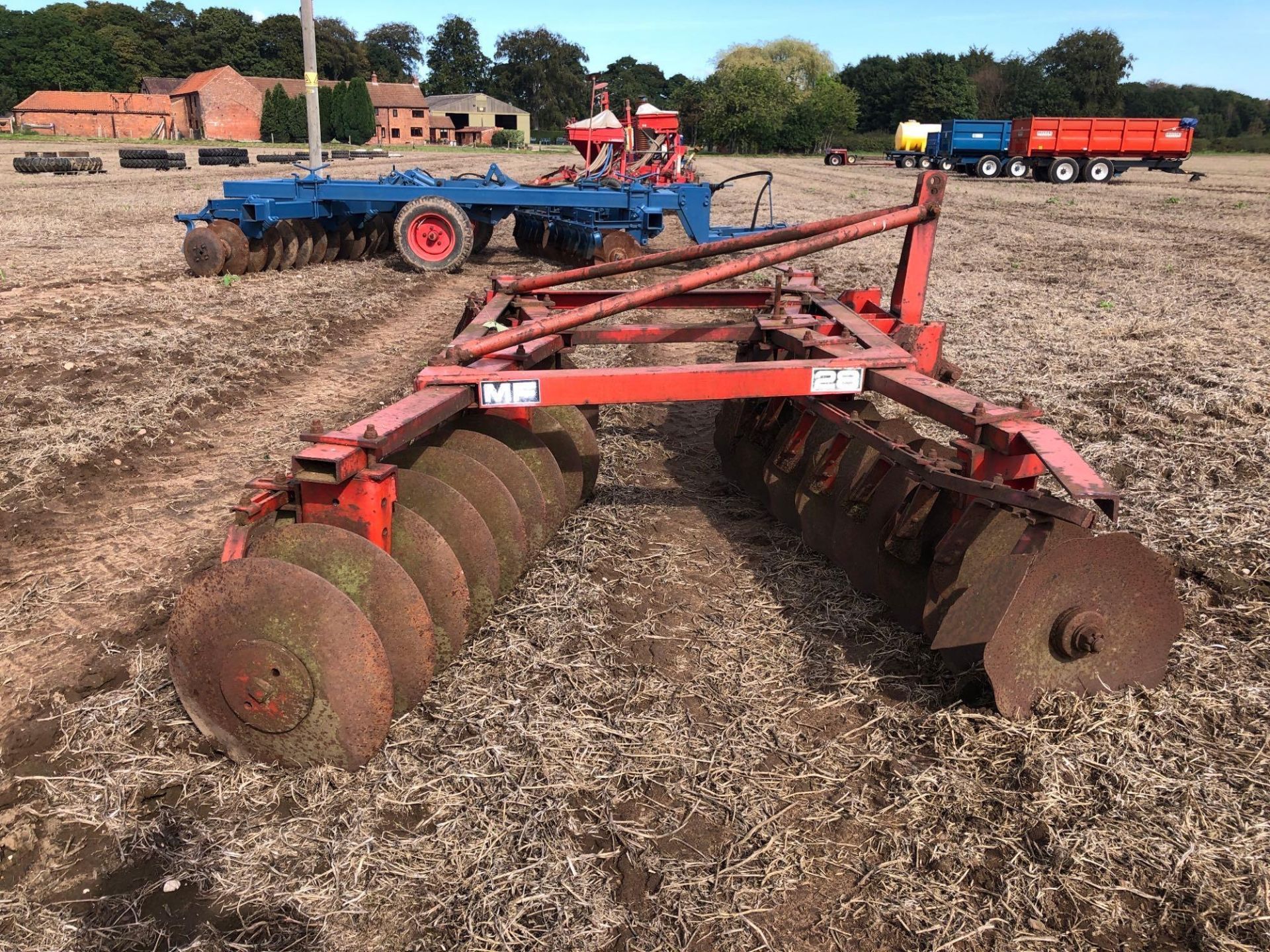 Massey Ferguson 28 3.6m discs, linkage mounted. Serial No: 8869/83 - Image 6 of 7