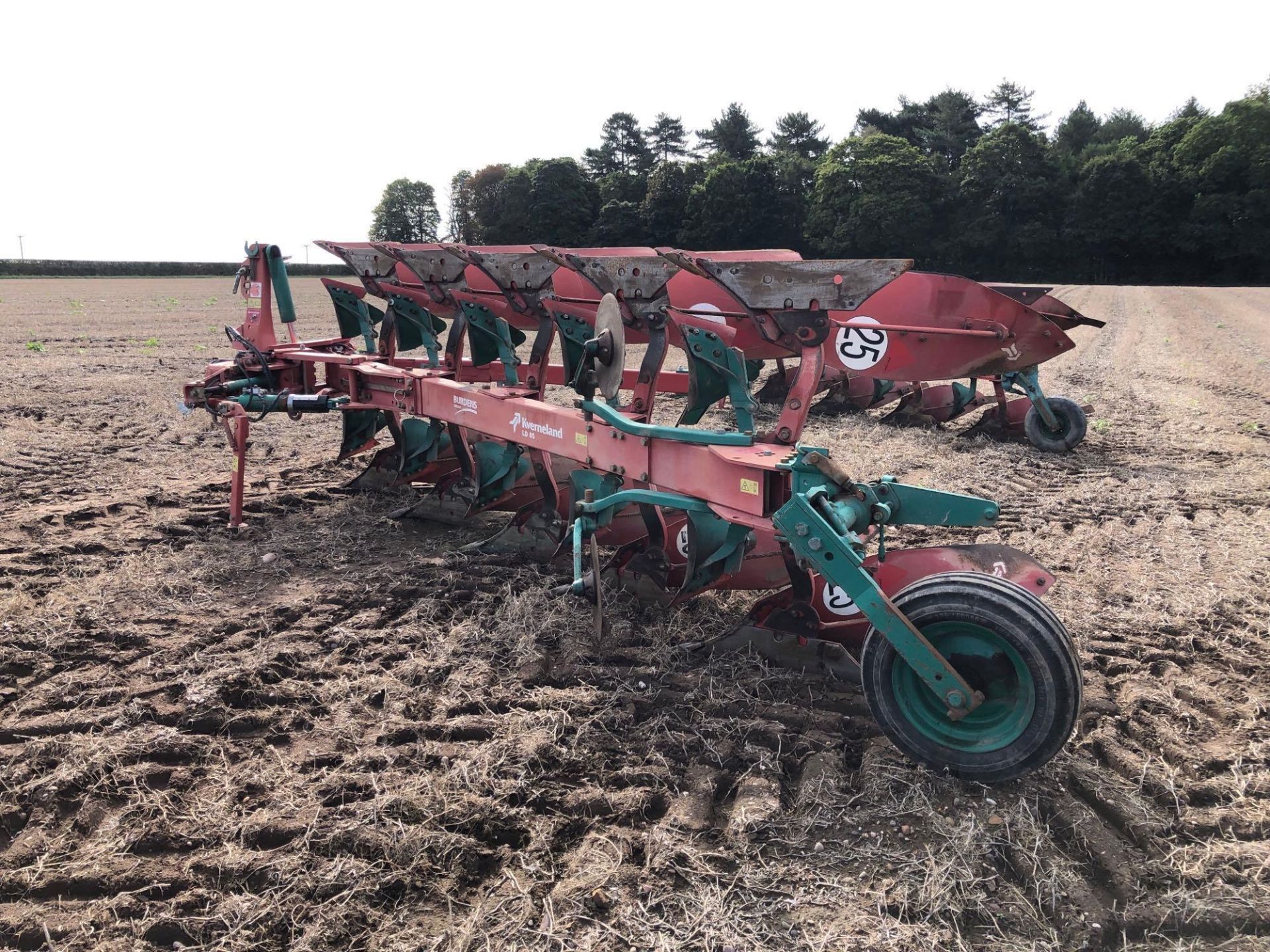 2014 Kverneland LD85 5f (4+1) reversible plough with skimmers, manual vari-width and hydraulic furro - Image 14 of 16