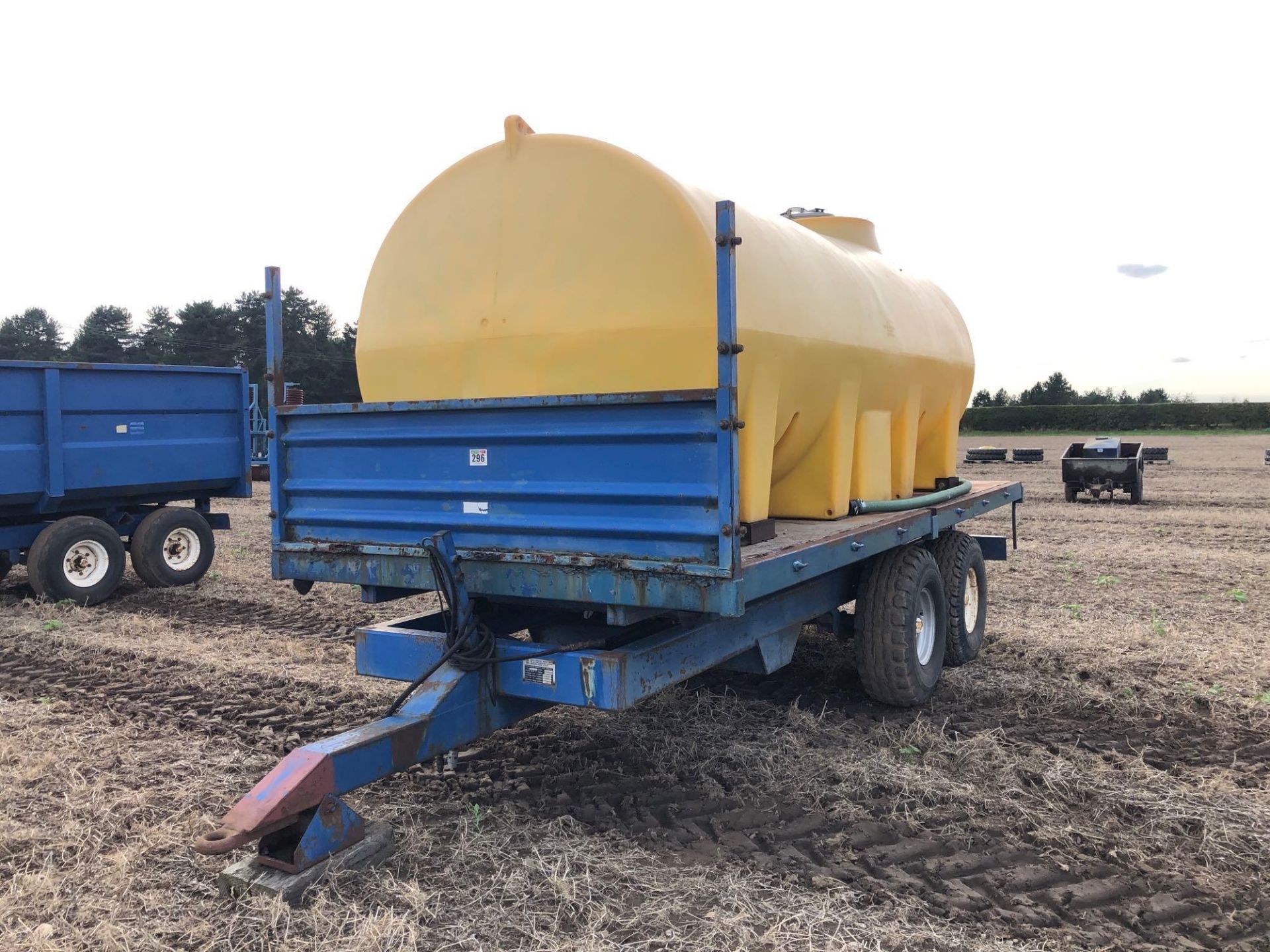 1986 AS Marston DD10L 10t twin axle flat bed trailer with Enduramaxx 10,000l plastic tank on 12.5/80