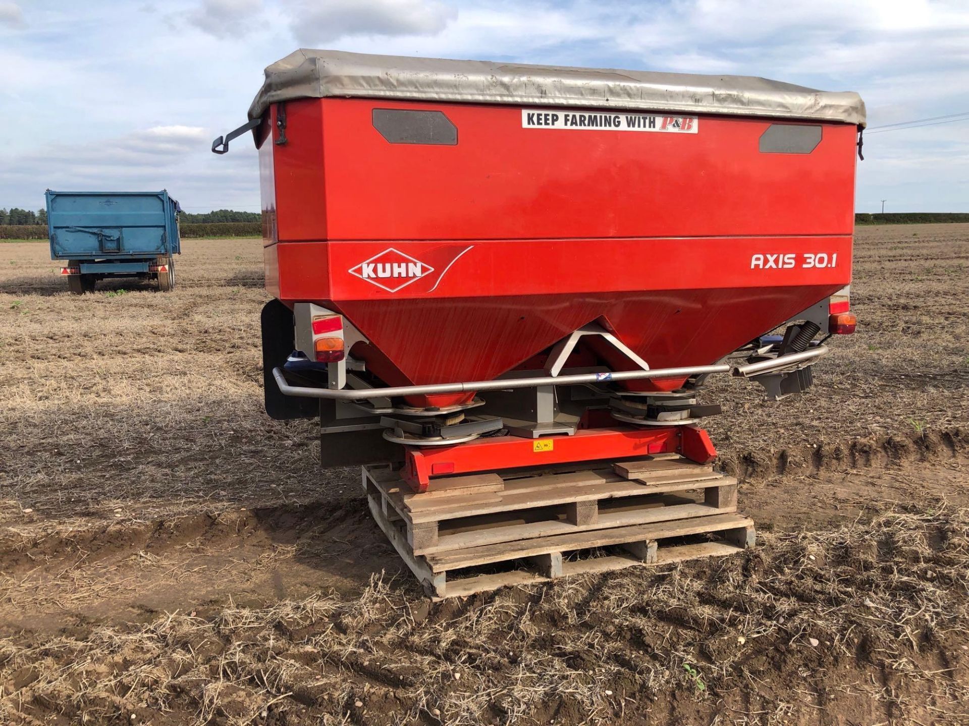 2008 Kuhn Axis 30.1 20m twin disc fertiliser spreader with border control. Serial No: 19289 - Image 2 of 13