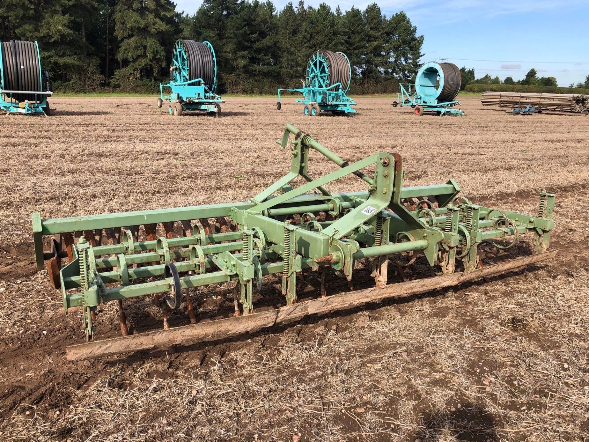 Springtine cultivator 12ft with front levelling board and rear spiral roller - Image 2 of 6