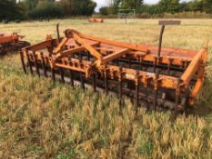 SKH SD3500 3.5m crumbler with fixed tines, linkage mounted