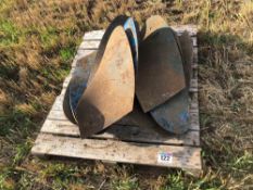 Quantity Ransomes SCN mouldboards