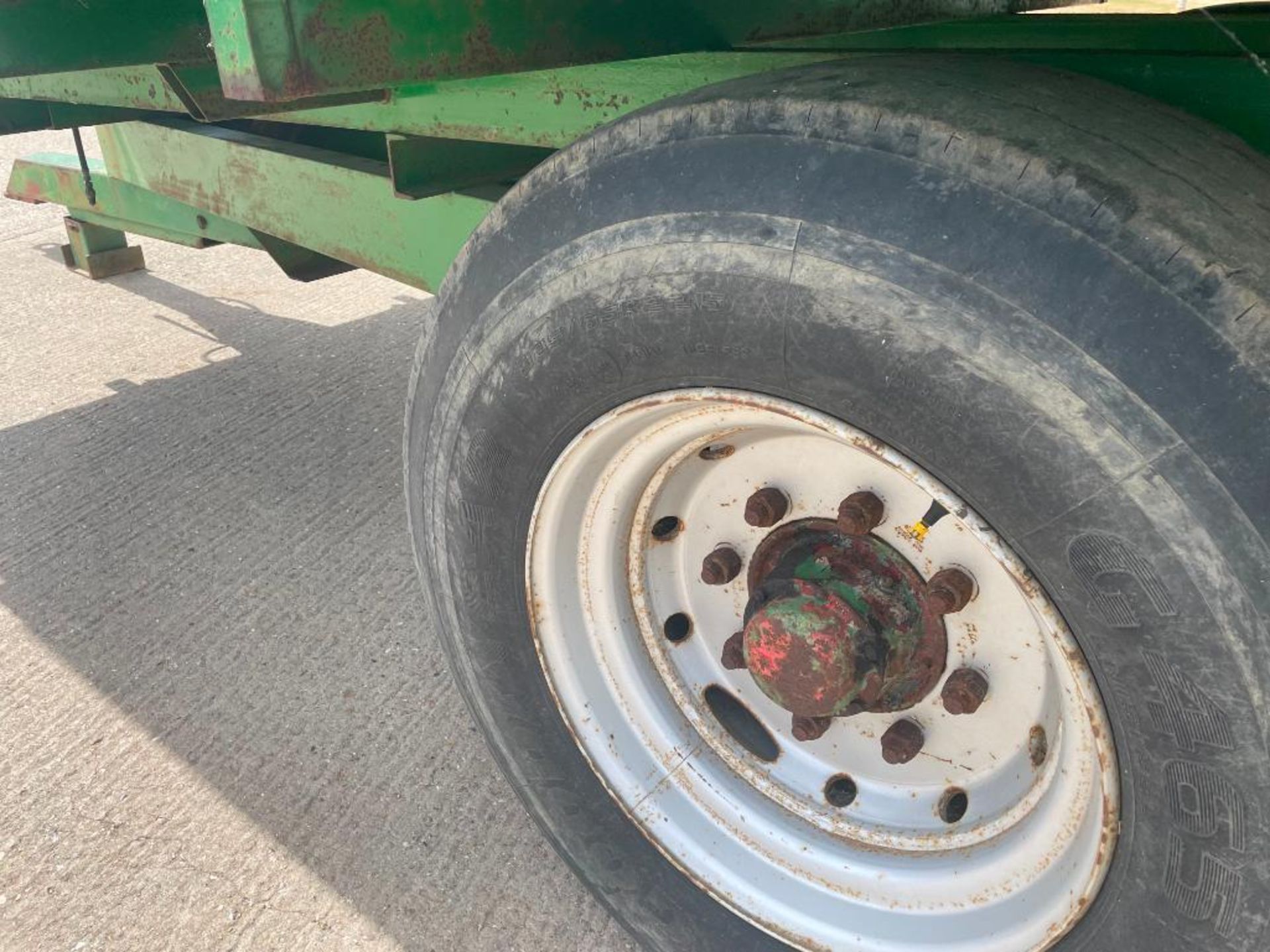 1980 Brian Legg 8t single axle grain trailer with manual tailgate and grain chute on 385/65R22.5 whe - Image 9 of 11