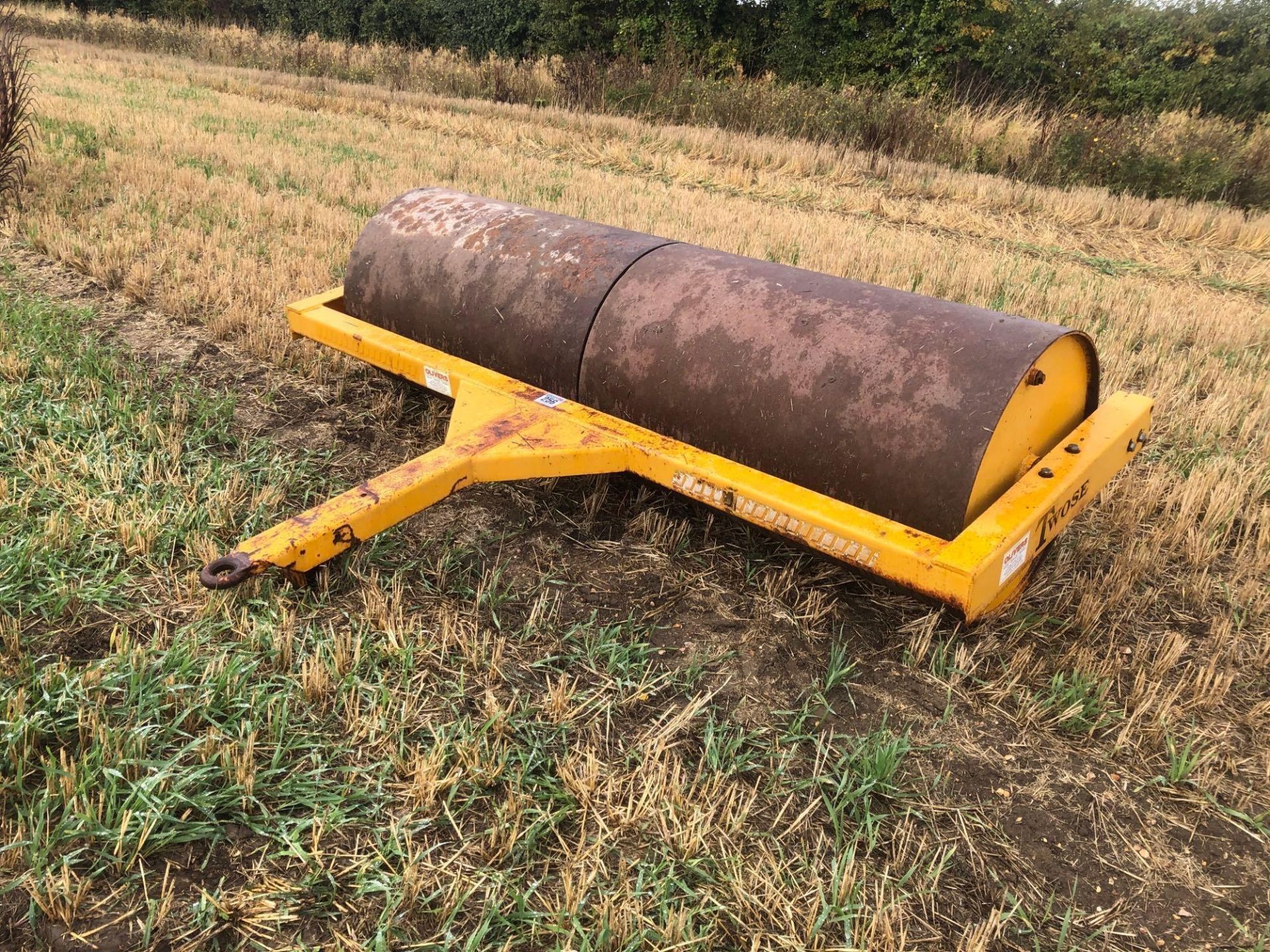 Twose SR108 8' water filled flat roll. Serial No: 30688003000 - Image 4 of 6