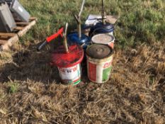 Quantity grease cartridges and buckets
