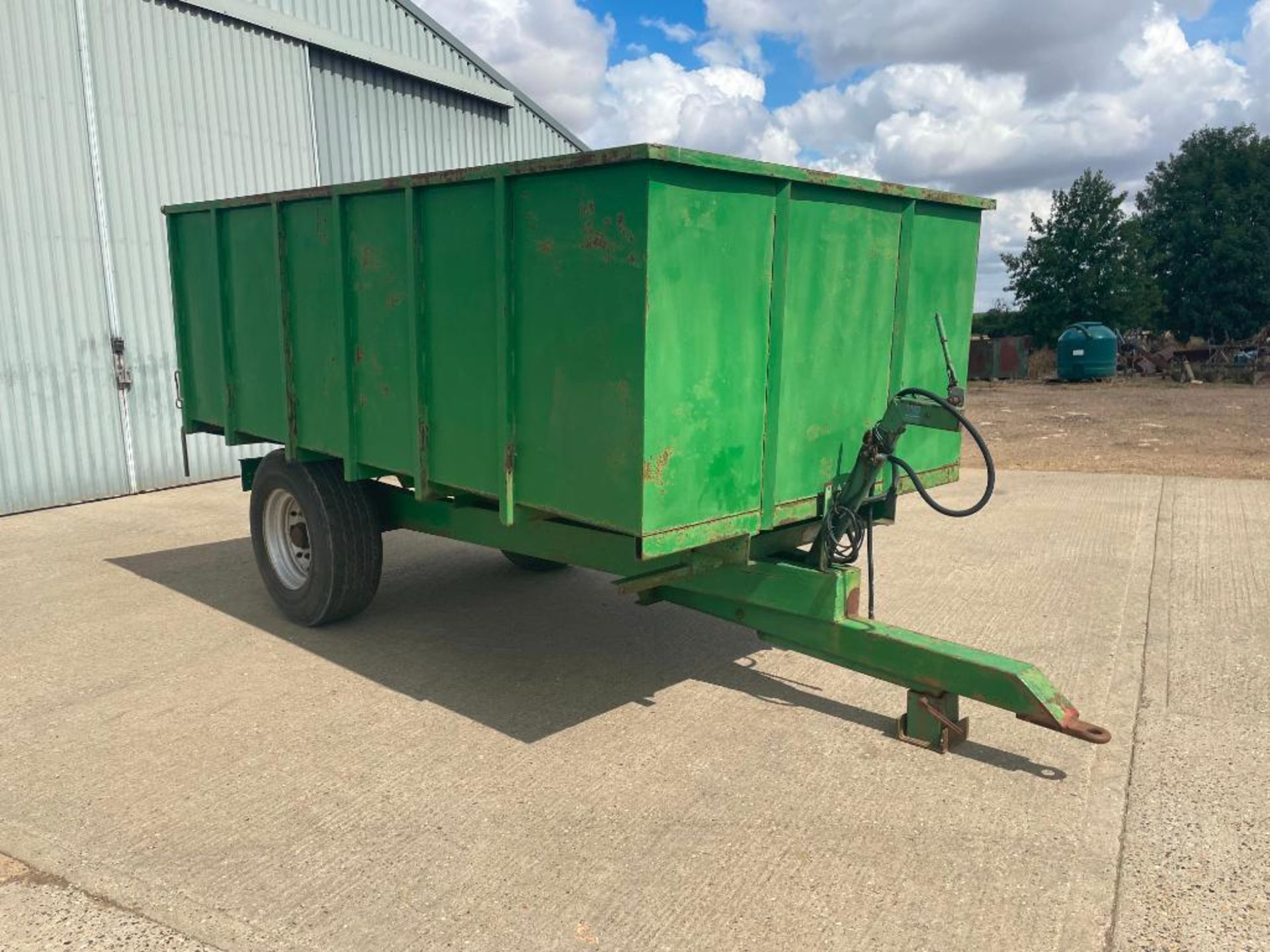 1980 Brian Legg 8t single axle grain trailer with manual tailgate and grain chute on 385/65R22.5 whe - Image 7 of 11