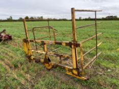 Browns 56 Flat 8 bale squeeze, linkage mounted. Serial No: S061-99291
