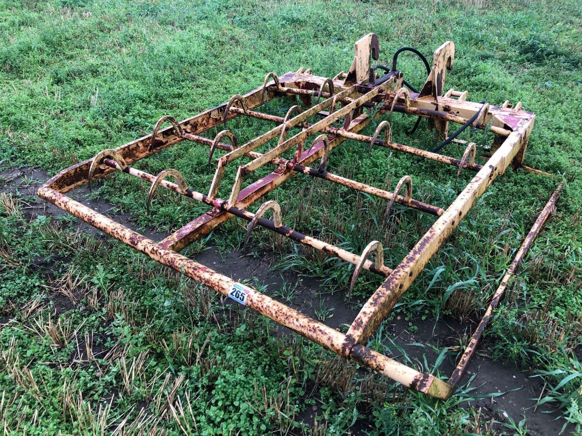 Flat 8 bale grab with CAT attachments