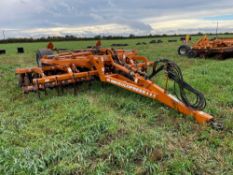 2005 Simba CultiPress 4.6m with leading tines, paddles and double press, hydraulic folding. Model No