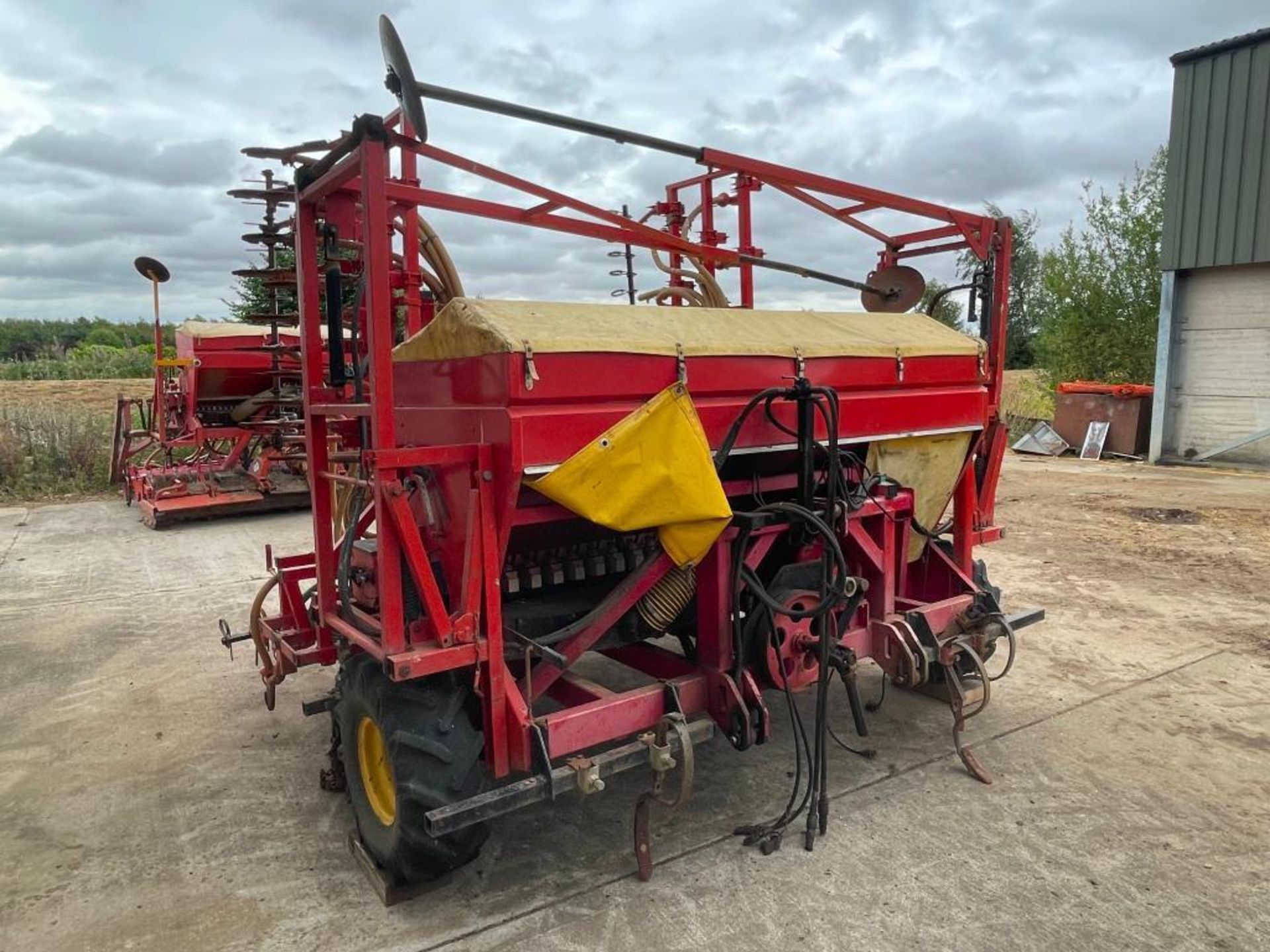 Ubaldi Concept Aerodrill 6.00 5m hydraulic folding tine drill with bout markers, tramline markers an - Image 5 of 8