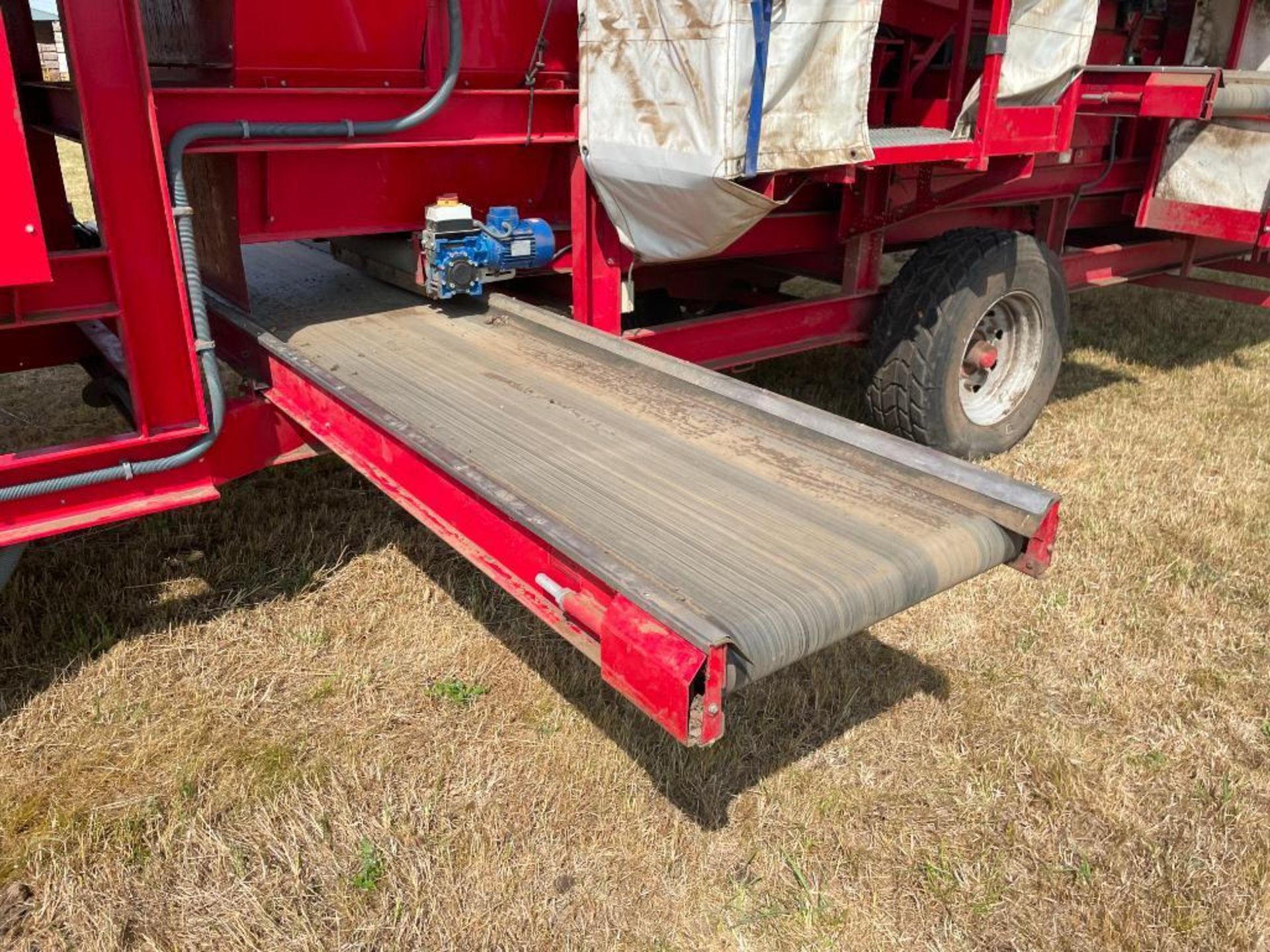 2011 Tong Peal Easy Grade 1200 mobile grading unit with 10ft Tong Caretaker intake hopper, trailer r - Image 19 of 29