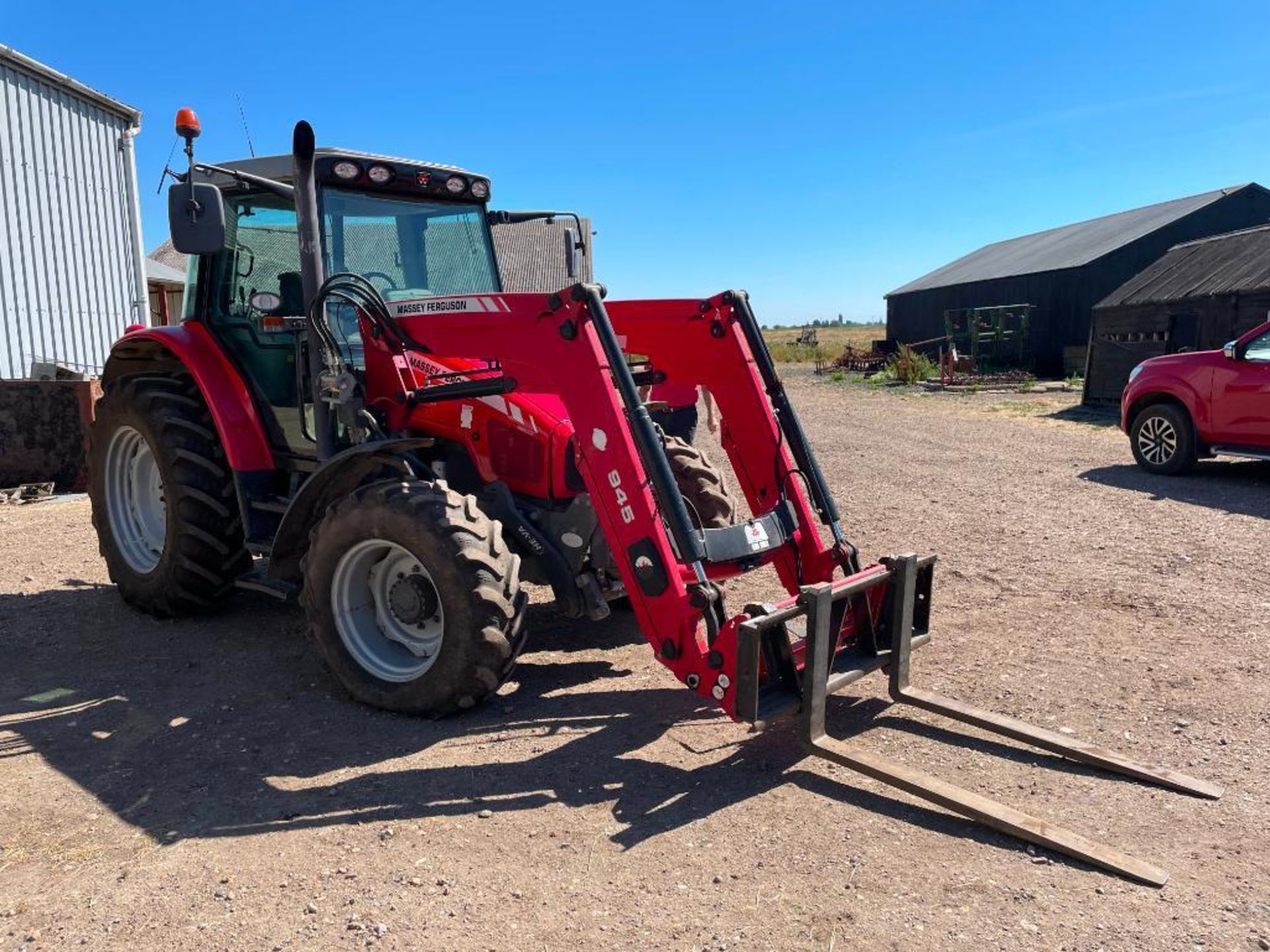 2010 Massey Ferguson 5455 4wd 40kph tractor with Massey Ferguson 945 front loader and pallet tines, - Image 13 of 19