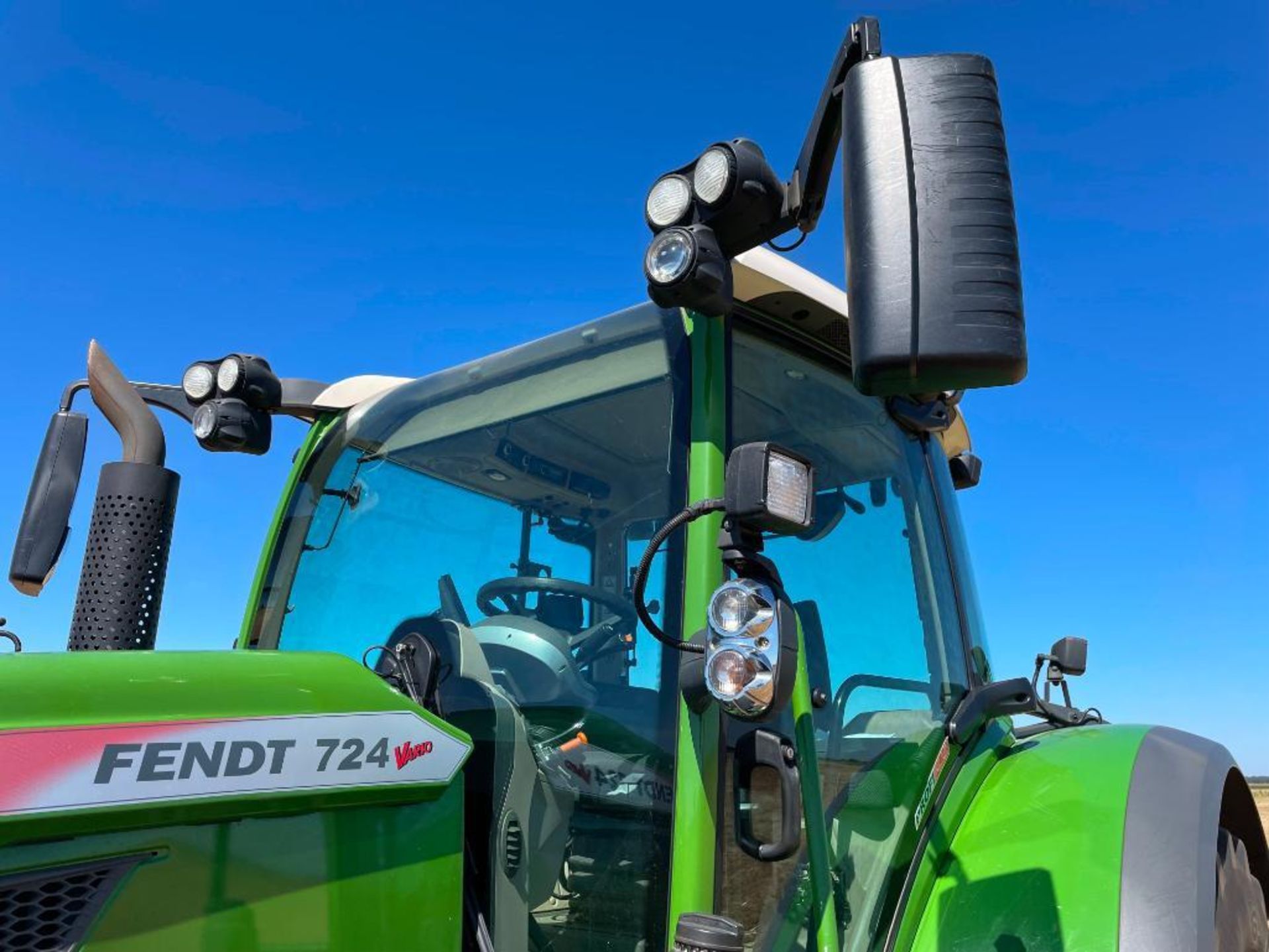 2017 Fendt 724 Profi Plus 4wd 50kph tractor with front linkage and PTO, 4 electric spools, air brake - Image 20 of 20