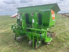 2004 Standen BB2 H200 twin row belt planter. Serial No: 503. Manual in office. Pins in office. Contr