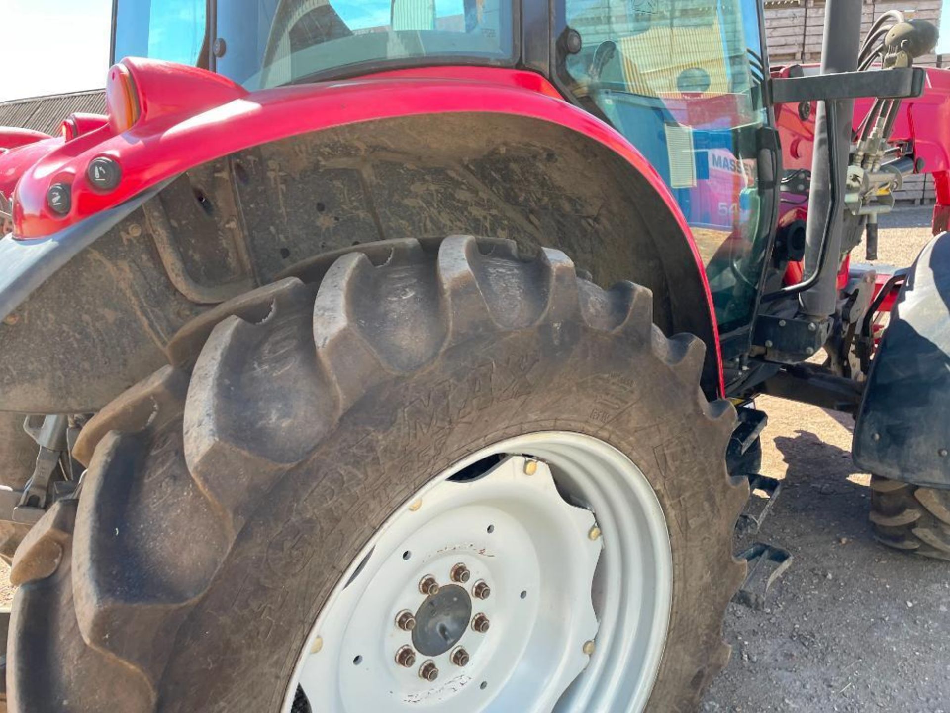 2010 Massey Ferguson 5455 4wd 40kph tractor with Massey Ferguson 945 front loader and pallet tines, - Image 10 of 19