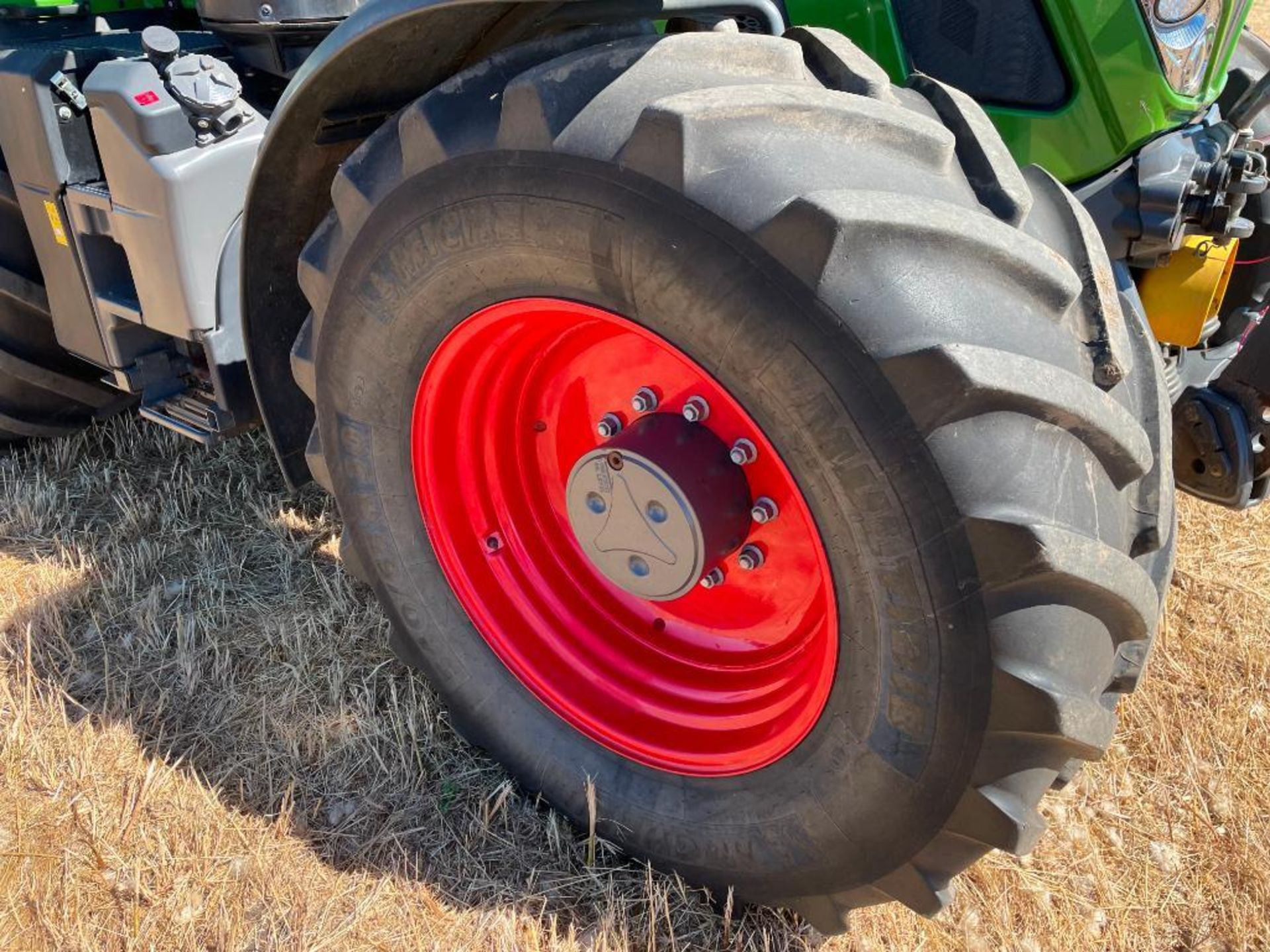 2017 Fendt 724 Profi Plus 4wd 50kph tractor with front linkage and PTO, 4 electric spools, air brake - Image 5 of 20