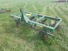 1999 Cousins 3 row disc ridger. Serial No: 99198. Pins in office