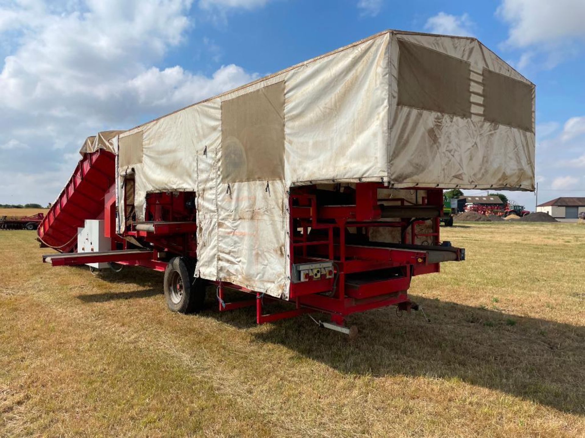 2011 Tong Peal Easy Grade 1200 mobile grading unit with 10ft Tong Caretaker intake hopper, trailer r - Image 14 of 29