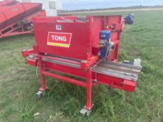 2016 Tong stone and clod separator conveyor with twin discharge, 3ph. Serial No: 16-19213A