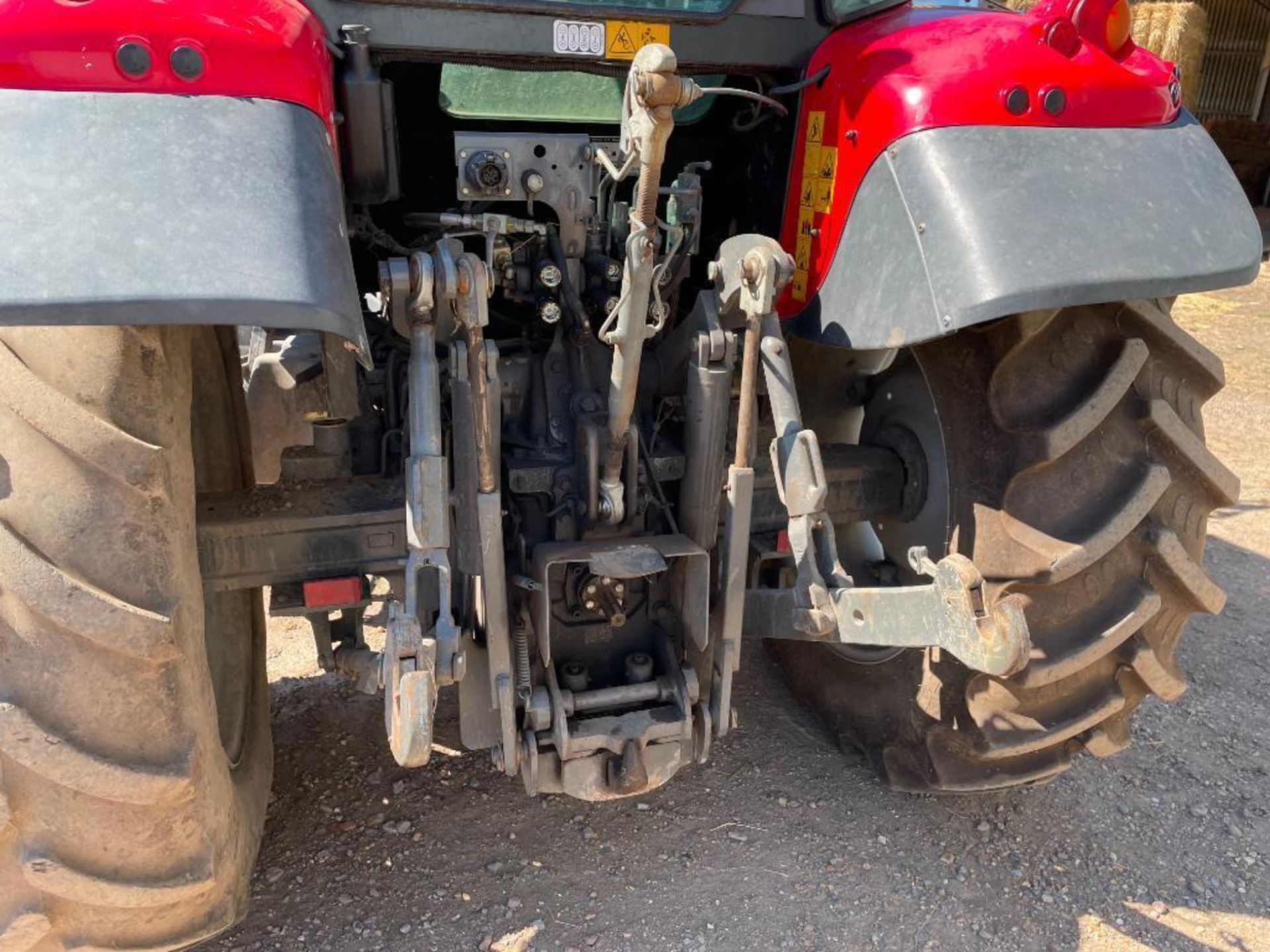 2010 Massey Ferguson 5455 4wd 40kph tractor with Massey Ferguson 945 front loader and pallet tines, - Image 7 of 19