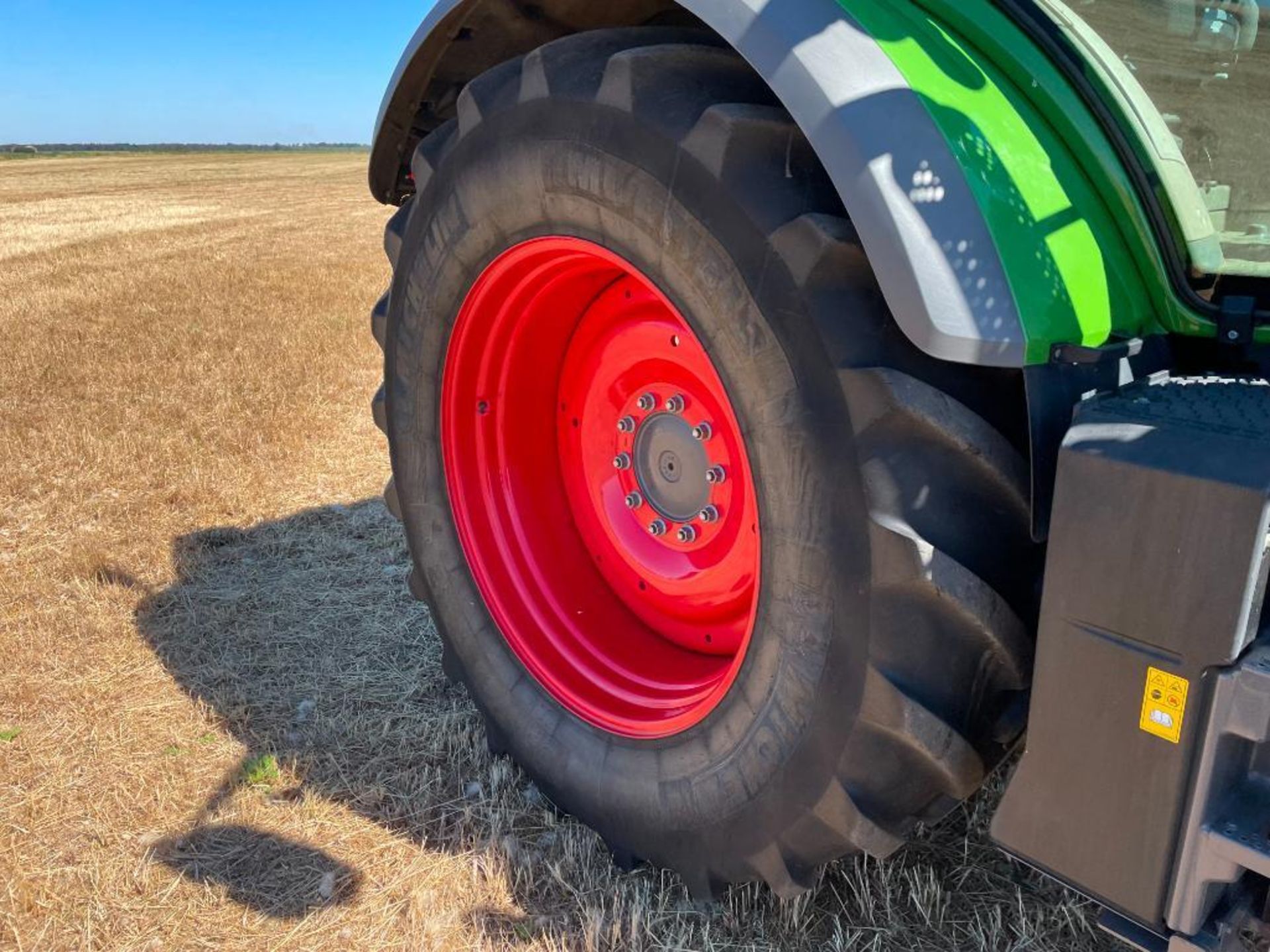 2017 Fendt 724 Profi Plus 4wd 50kph tractor with front linkage and PTO, 4 electric spools, air brake - Image 6 of 20