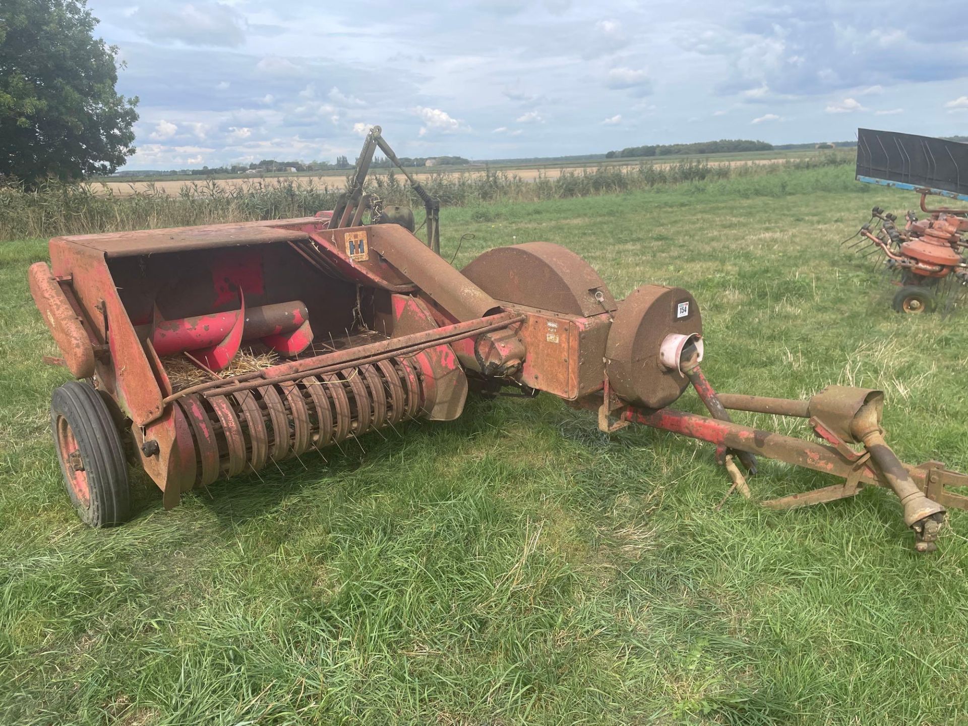 McCormick International B46 conventional baler. NO VAT - Image 2 of 2