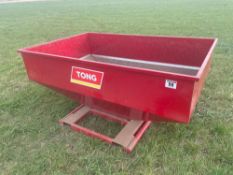 2015 Tong tine mounted 1t hopper with manual release. Serial No: 88961/3