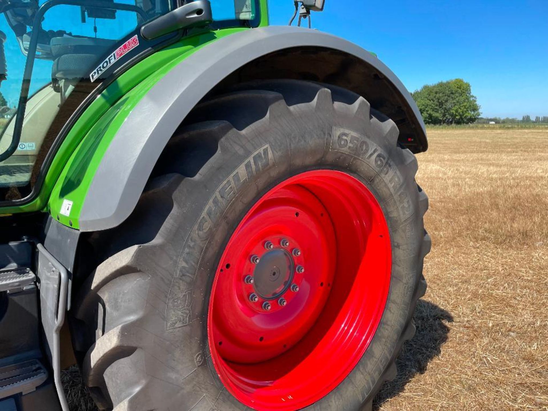 2017 Fendt 724 Profi Plus 4wd 50kph tractor with front linkage and PTO, 4 electric spools, air brake - Image 11 of 20