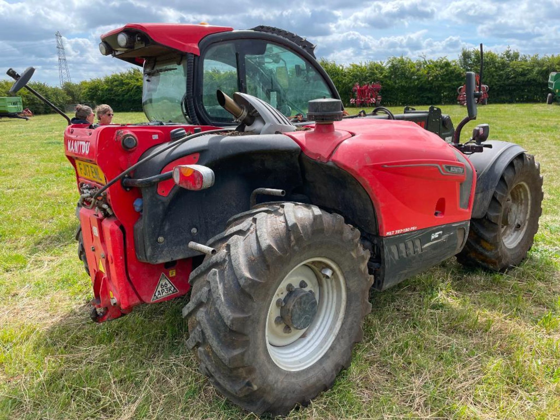 2017 Manitou MLT Elite 737-130 PS+ materials handler with pallet tines, rear pick hitch on Michelin - Image 8 of 16