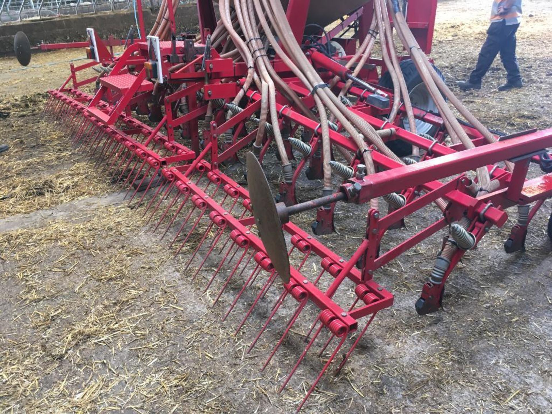 2006 Weaving 6m tine drill complete with bout markers c/w MFDC 100 control box. Approximate 4000 acr - Image 4 of 20