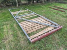 14' 6" x 5' gate with wooden boards