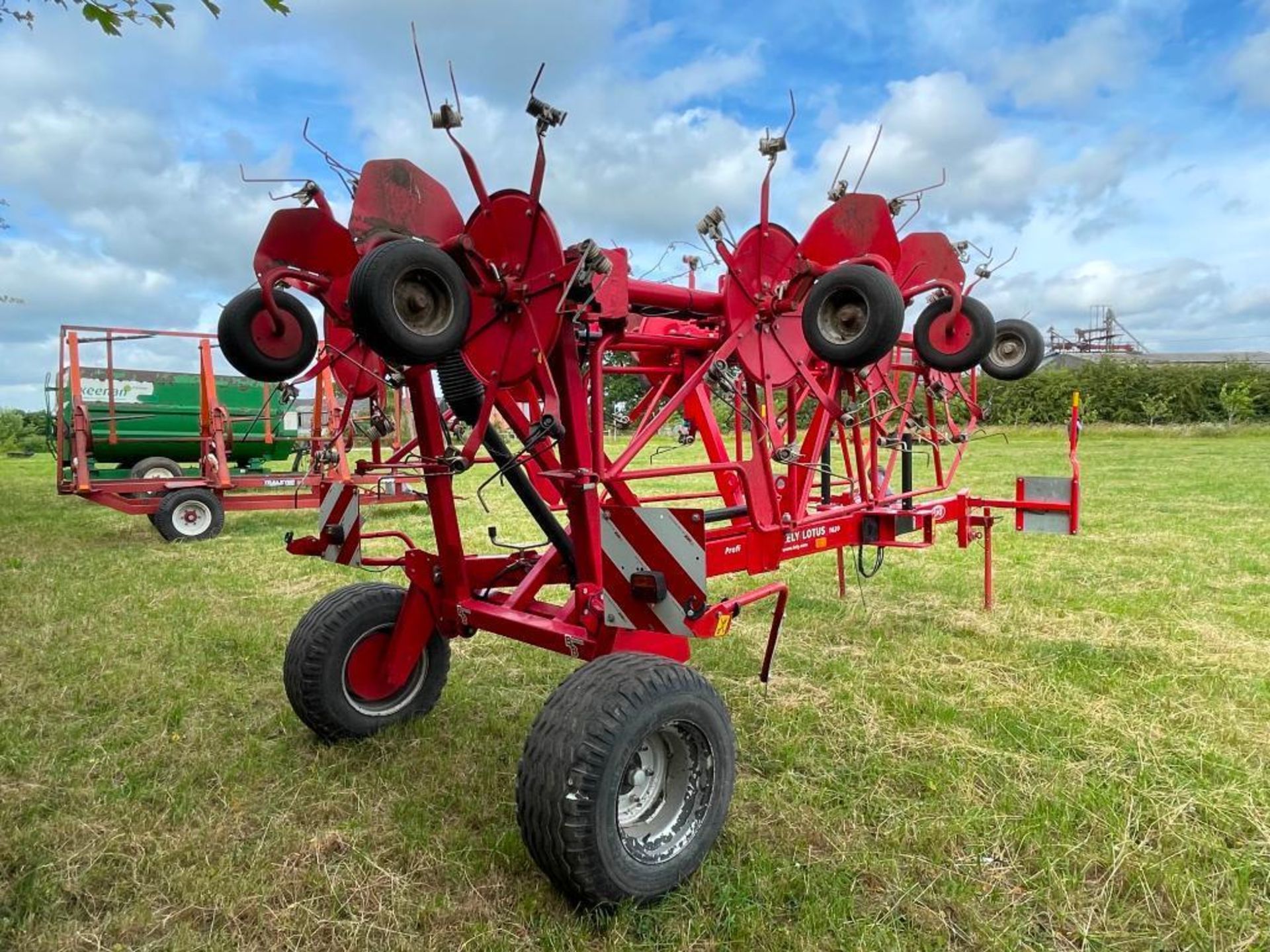 2012 Lely Lotus 1020 Profi 8 rotor tedder, single axle on 15.00/55-17 wheels and tyres, PTO driven, - Image 5 of 6