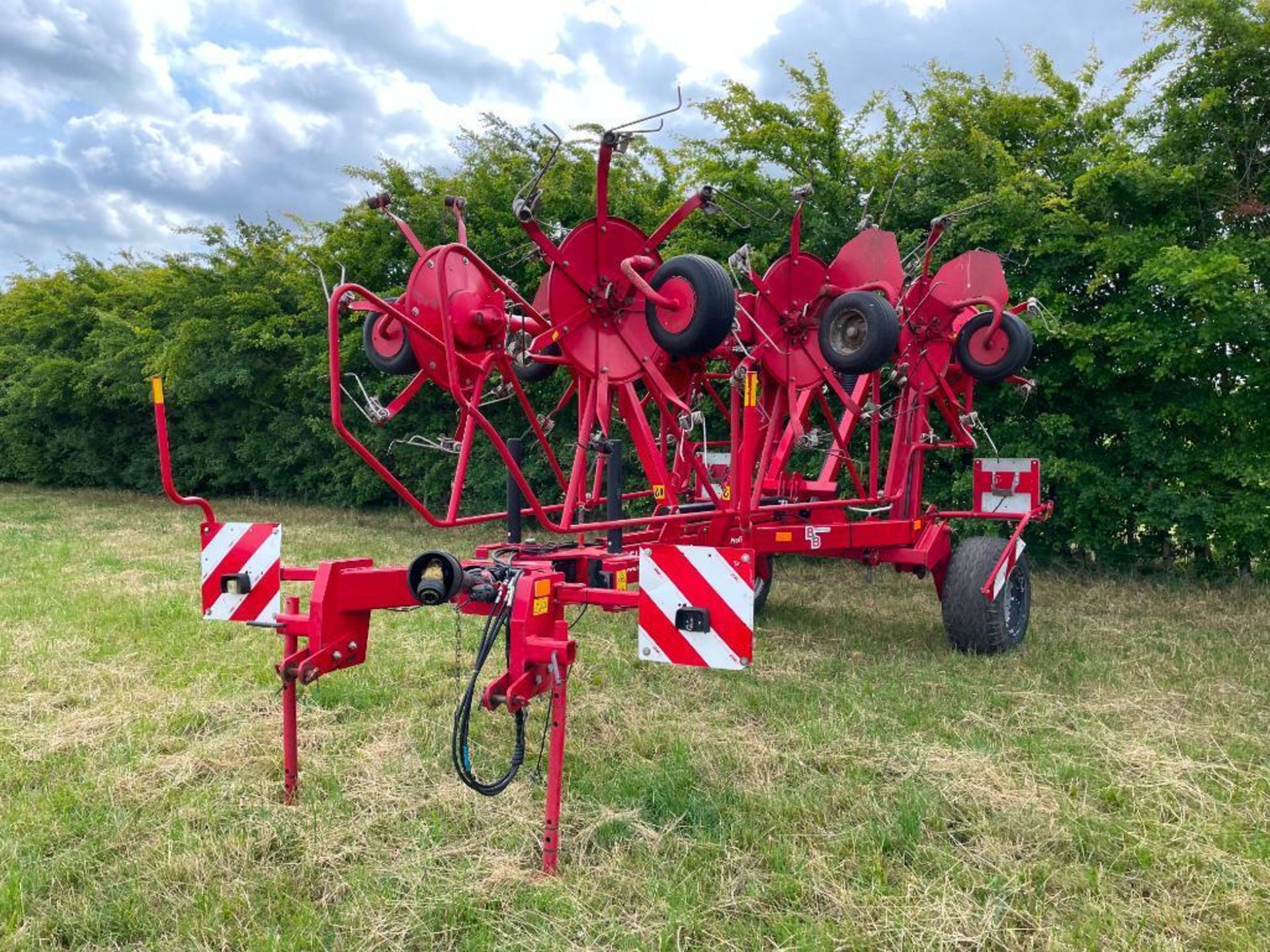 2012 Lely Lotus 1020 Profi 8 rotor tedder, single axle on 15.00/55-17 wheels and tyres, PTO driven, - Image 2 of 6