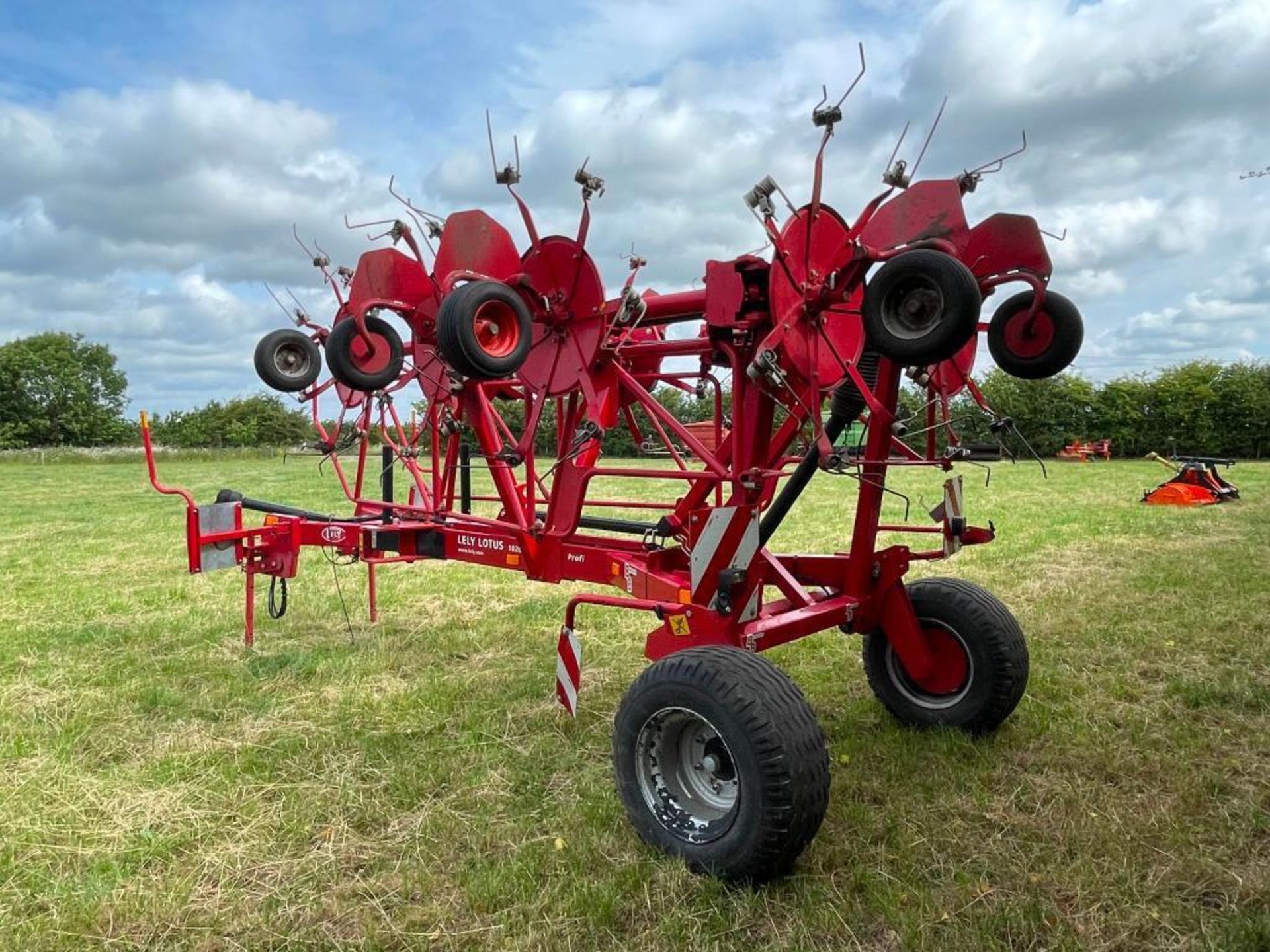 2012 Lely Lotus 1020 Profi 8 rotor tedder, single axle on 15.00/55-17 wheels and tyres, PTO driven, - Image 6 of 6