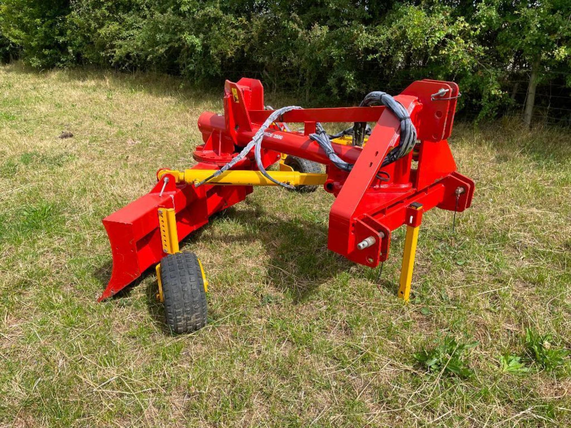 2012 Rabaud Lourde 2500 reversible mounted grader, hydraulic operated. Serial No: M9367. Manual in O