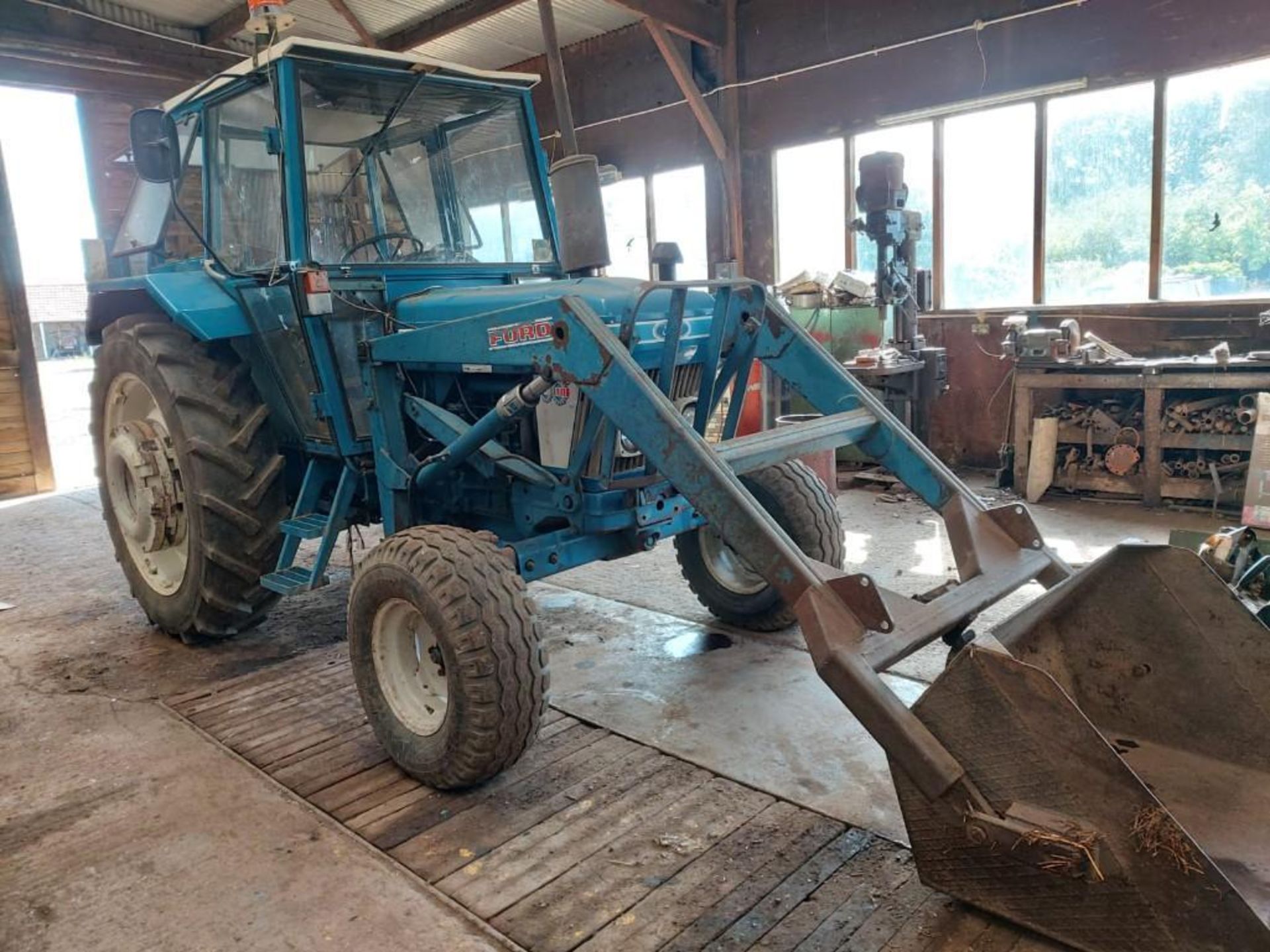 1983 Ford 4610 with Loader