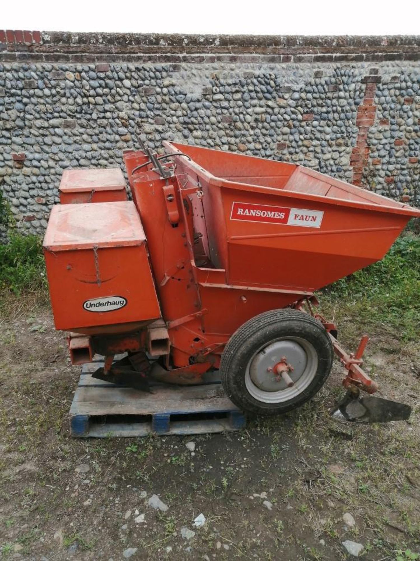 Ransomes Faun 2-Row Potato Planter - Image 4 of 5