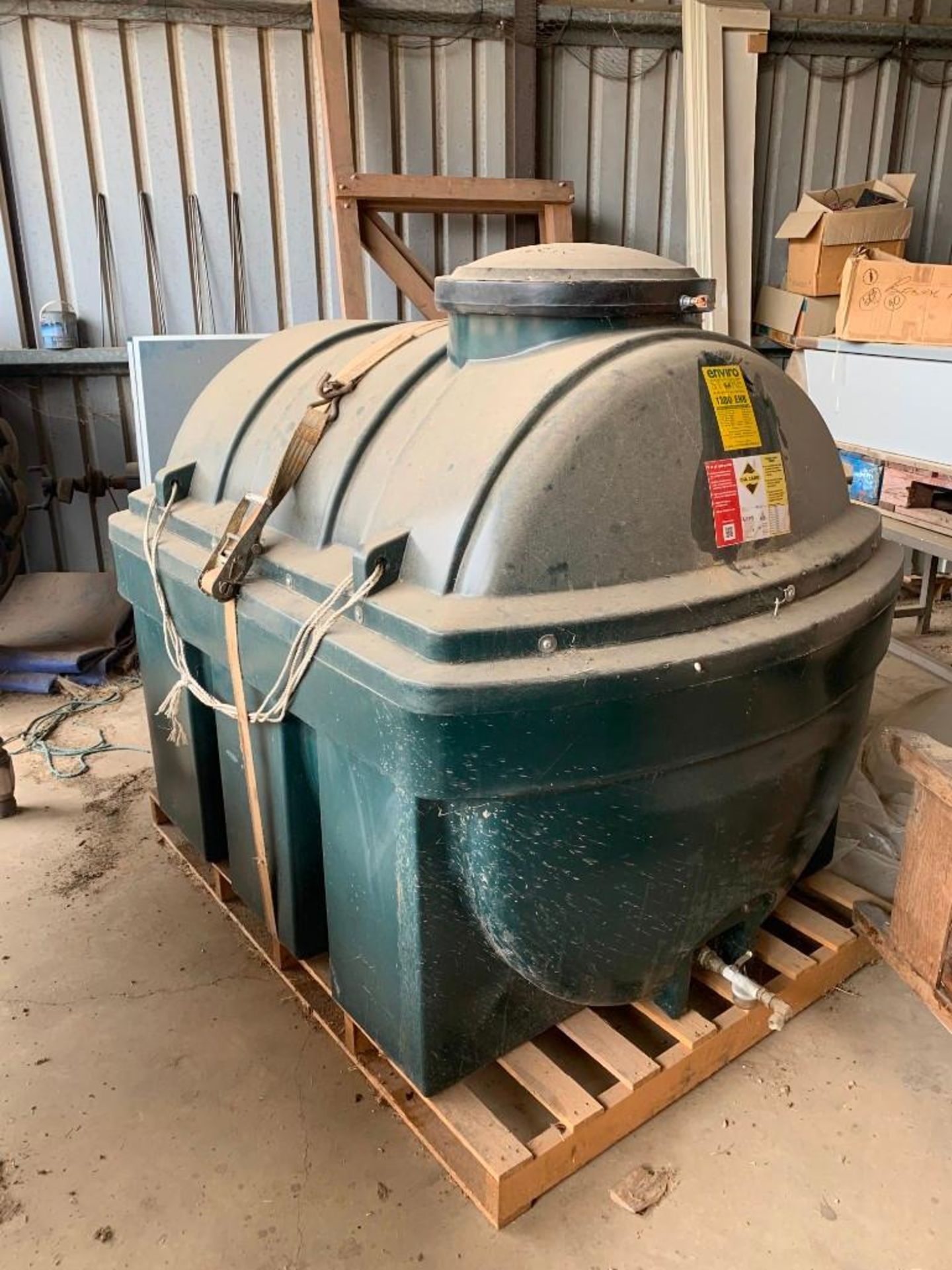 Bunded 1,800L Plastic Oil Tank - Image 2 of 2