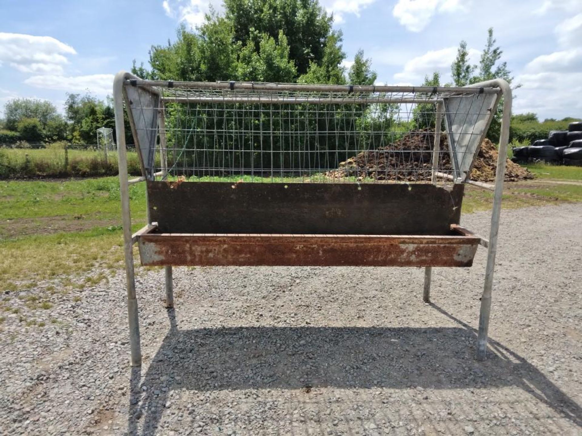 8ft Galvanised Trough & Hay Rack - Image 5 of 7