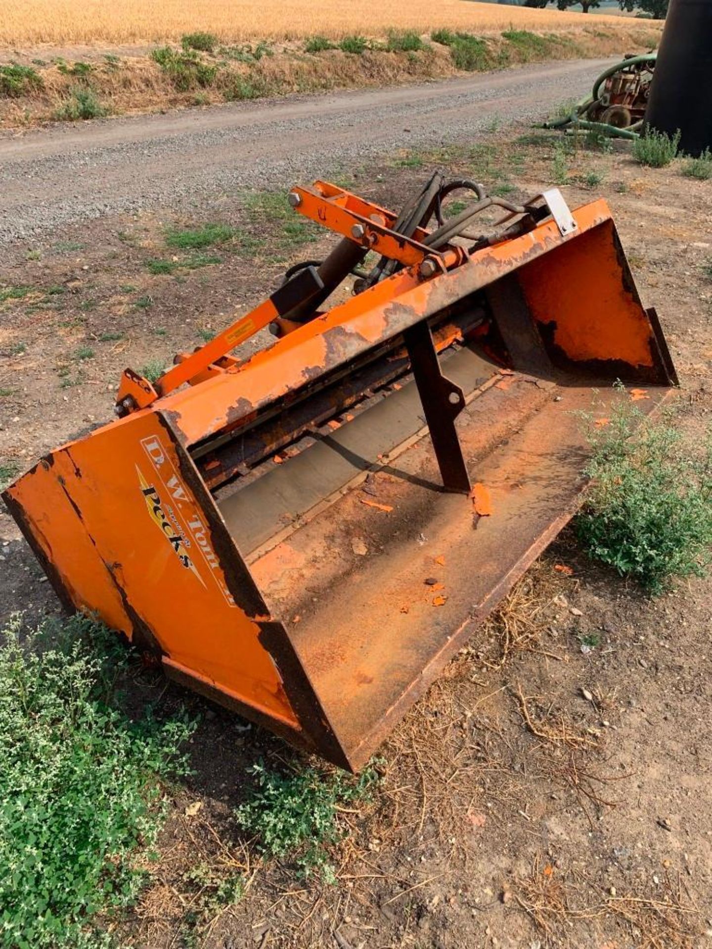 D W Tomlins Hydraulic Salt Spreader, 3-Point Linkage Mounted - Image 2 of 5