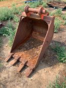 24" Excavator Bucket, 60mm Pins