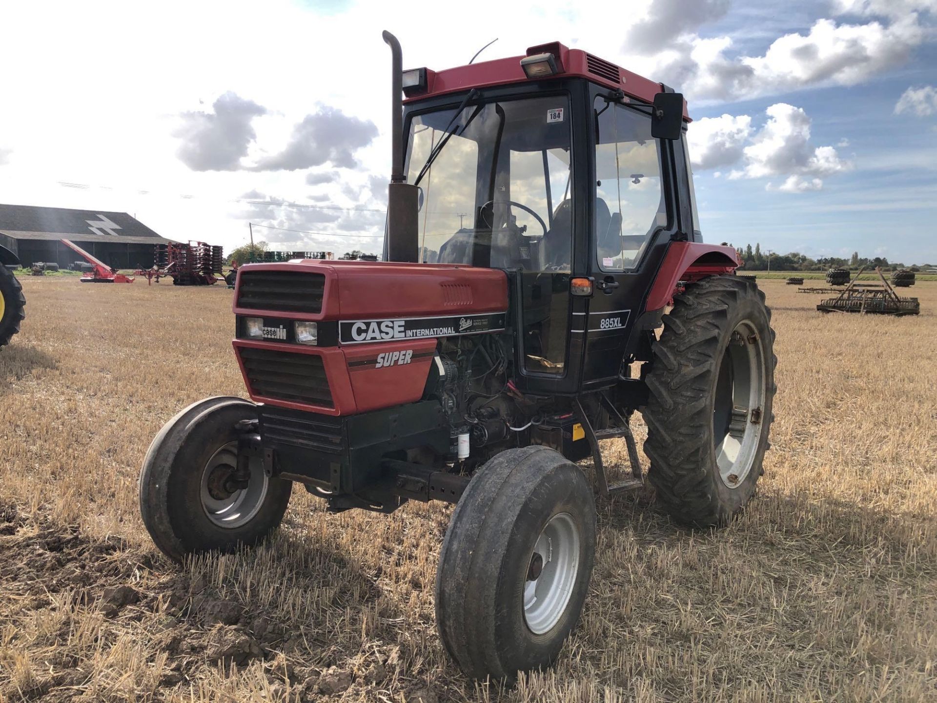 1988 Case International 885XL Super 2wd tractor with 2 manual spools on 10.00-16 front and 13.6R38 r