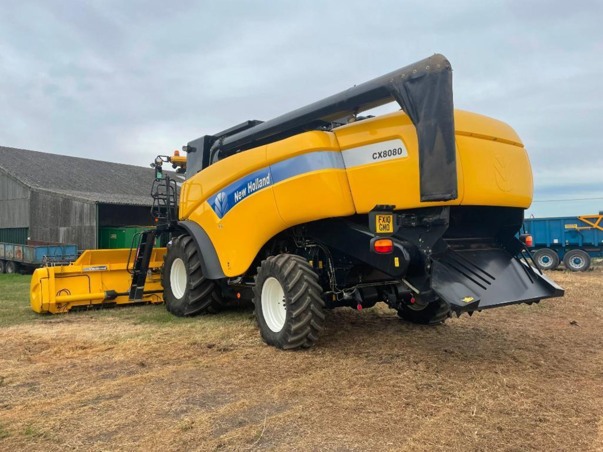 2010 New Holland CX8080 combine harvester with 25ft Varifeed header and trolley, straw chopper, 6 st - Image 11 of 21