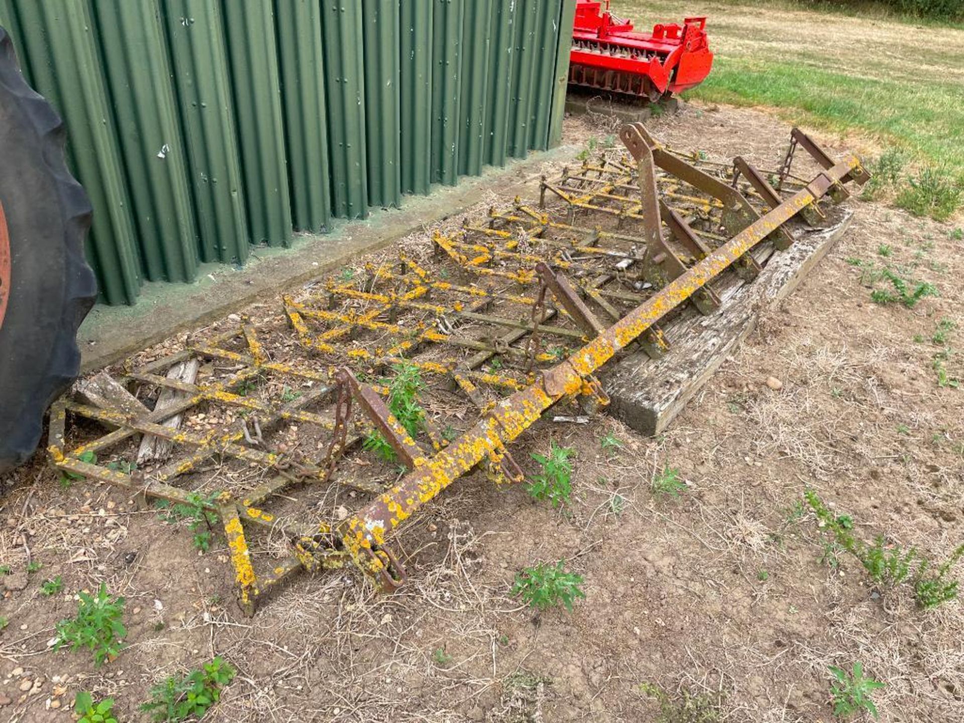 Parmiter 4.5m seed bed harrows, manual folding, linkage mounted - Image 2 of 3