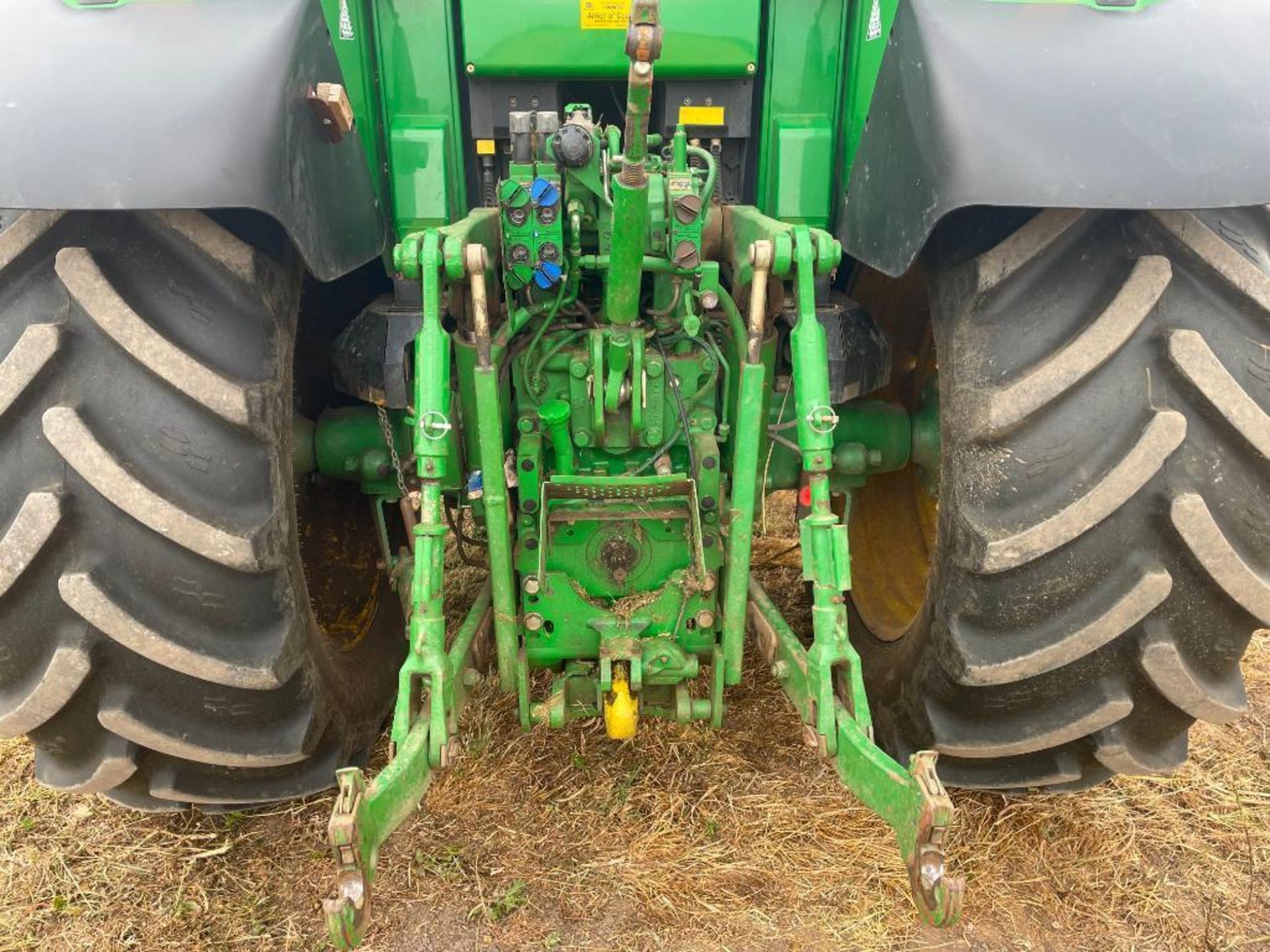 2010 John Deere 6930 Premium 4wd 40kph PowerQuad tractor with 3 manual spools, cab and front suspens - Image 8 of 17