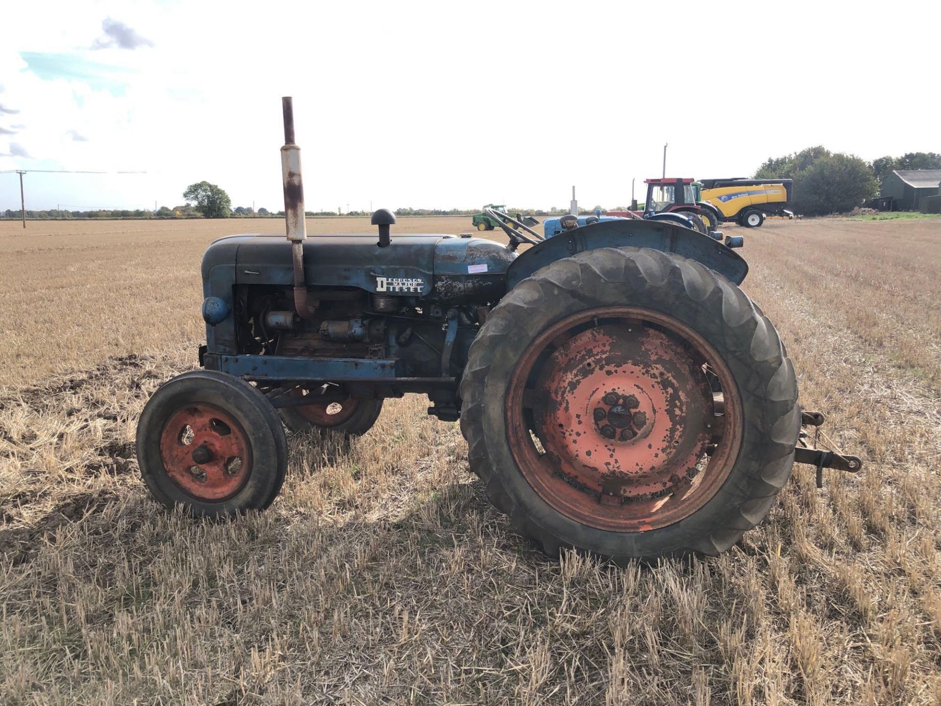 1955 Fordson Major diesel 2wd tractor with side belt pulley, rear linkage and drawbar on 6.00-19 fro - Image 6 of 6