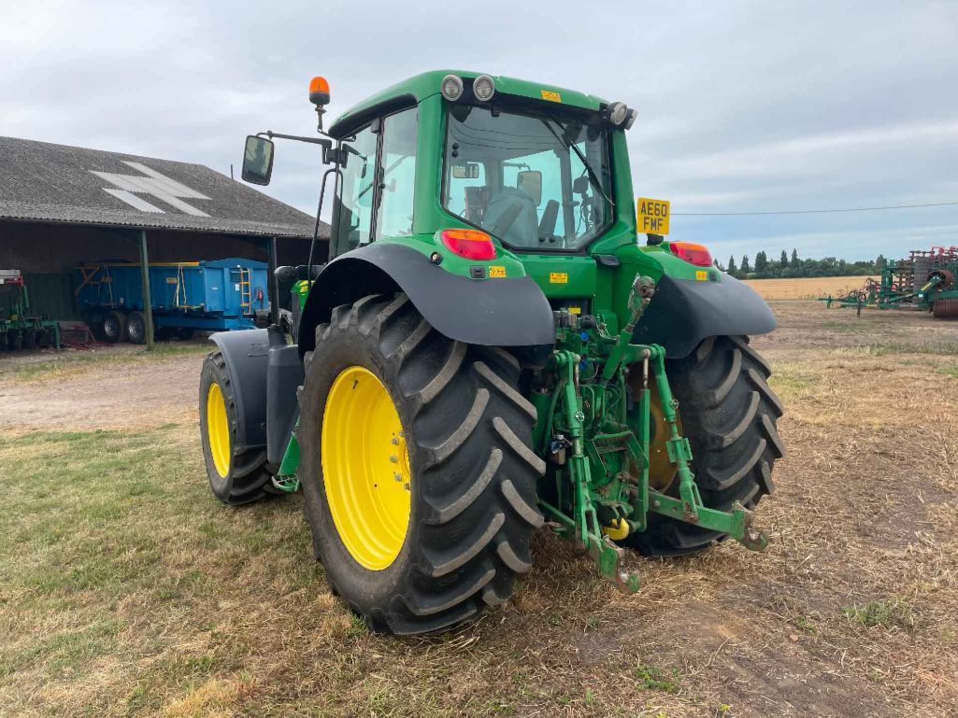 2010 John Deere 6930 Premium 4wd 40kph PowerQuad tractor with 3 manual spools, cab and front suspens - Image 7 of 17