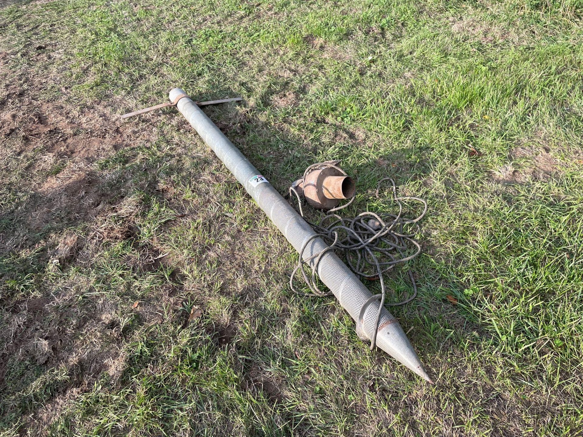 Grain aeration spear and fan