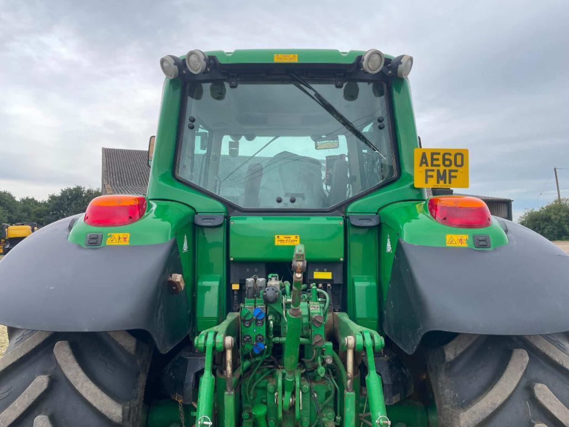 2010 John Deere 6930 Premium 4wd 40kph PowerQuad tractor with 3 manual spools, cab and front suspens - Image 9 of 17